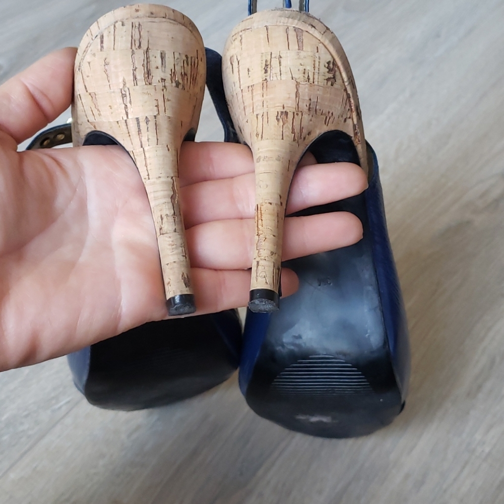 Heels - Picture 5 of 6